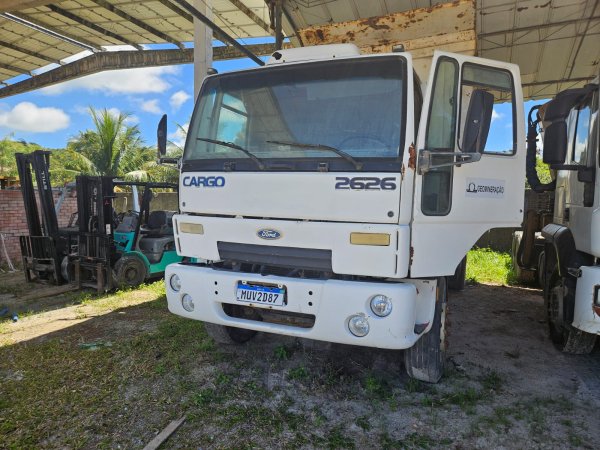 Foto de FORD/CARGO 2626 COM BASCULANTE, ANO/MOD 2002/2002, COR BRANCA, COMBUSTIVEL DIESEL, PLACA MUV2D87, RENAVAM 00787277916, CHASSI 9BFZTNYT72BB16...
