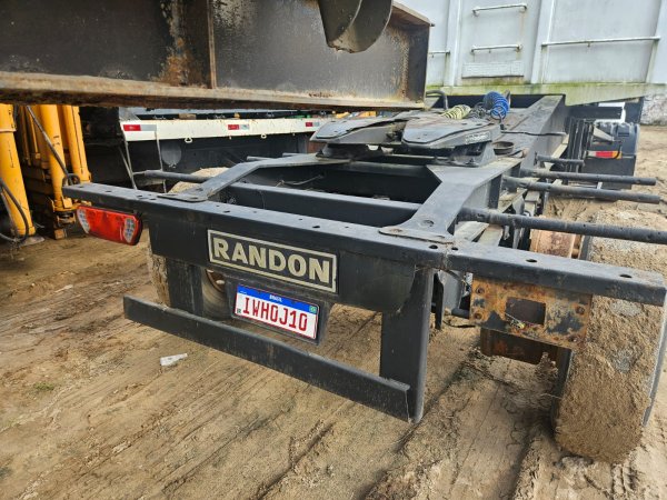 Foto de SEMIRREBOQUE RANDON SR BA, COR PRETA, PLACA IWH-0J10, RENAVAM 01035744101, CHASSI 9ADB0602FFM392924.